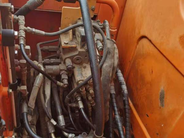 斗山DX80履帶式挖掘機(jī)