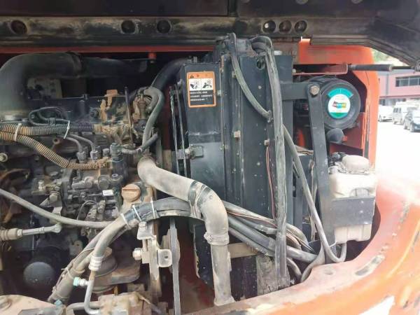 斗山DX80履帶式挖掘機(jī)