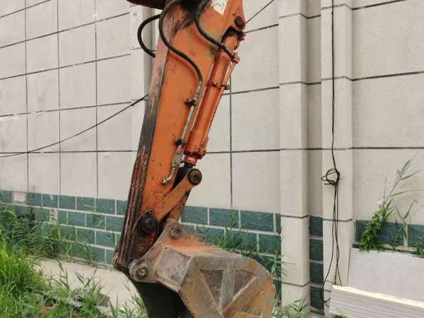 斗山DX80履帶式挖掘機(jī)