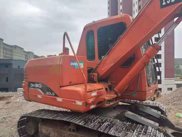 斗山DX80履帶式挖掘機(jī)