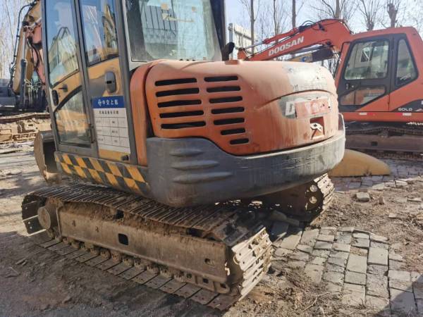 斗山DX80履帶式挖掘機(jī)