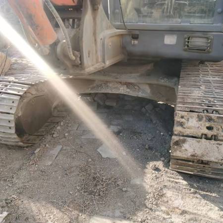 斗山DX80履带式挖掘机