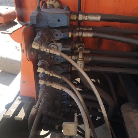 斗山DX80履带式挖掘机