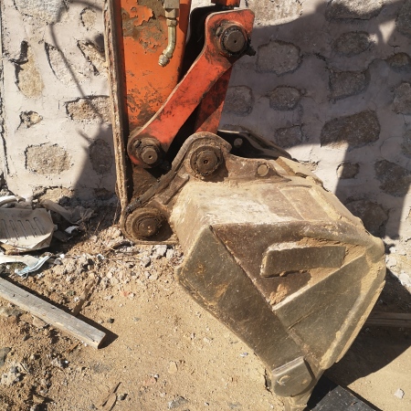 斗山DX80履带式挖掘机