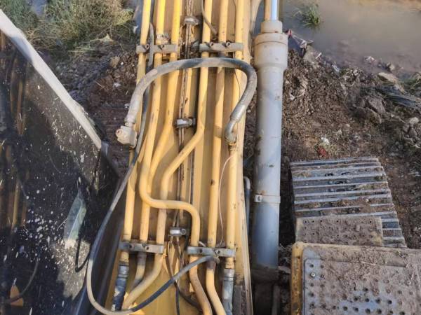 徐工XE150履帶式挖掘機(jī)