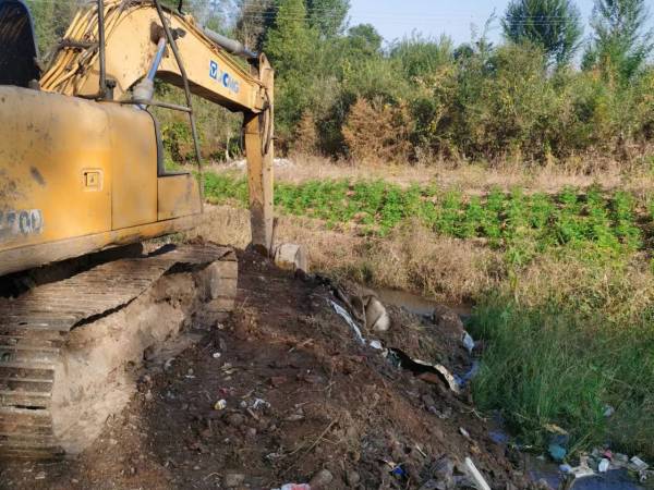 徐工XE150履帶式挖掘機(jī)