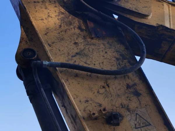 徐工XE150履帶式挖掘機(jī)