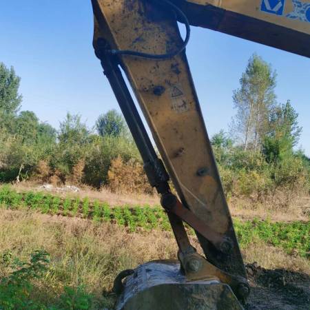 徐工XE150履带式挖掘机