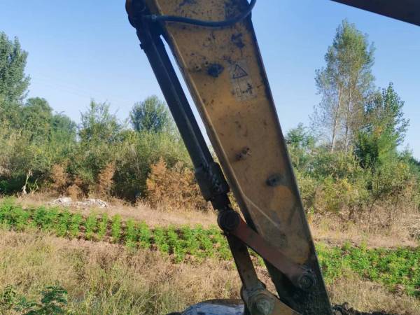 徐工XE150履帶式挖掘機(jī)