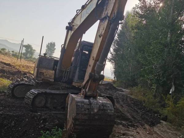 徐工XE150履帶式挖掘機(jī)