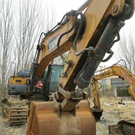 徐工XE490DK履带式挖掘机