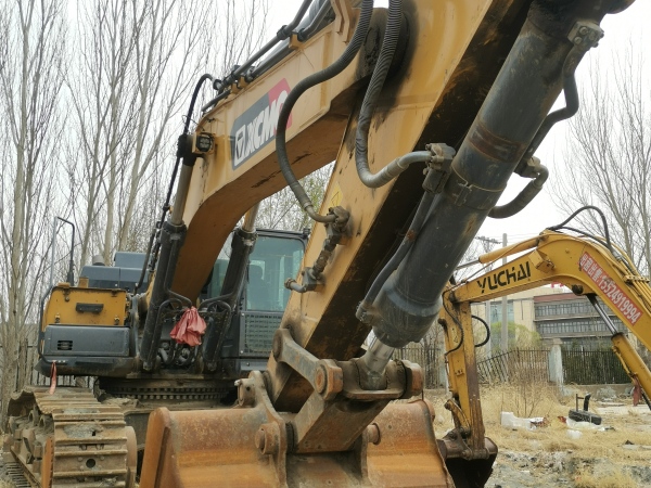 徐工XE490DK履帶式挖掘機(jī)