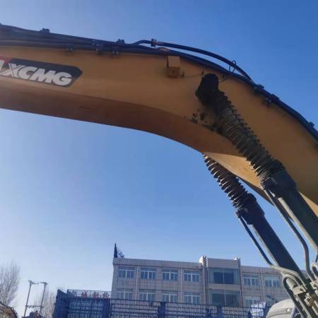 徐工XE550DK履带式挖掘机