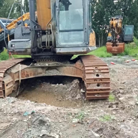 徐工XE400DK履带式挖掘机