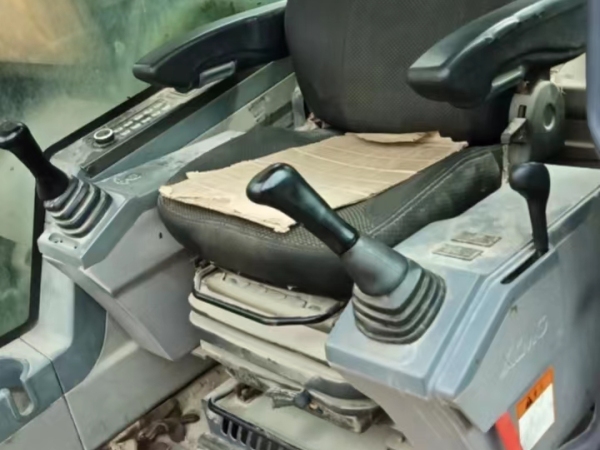 徐工XE400DK履帶式挖掘機(jī)