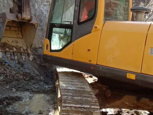 徐工XE360履帶式挖掘機