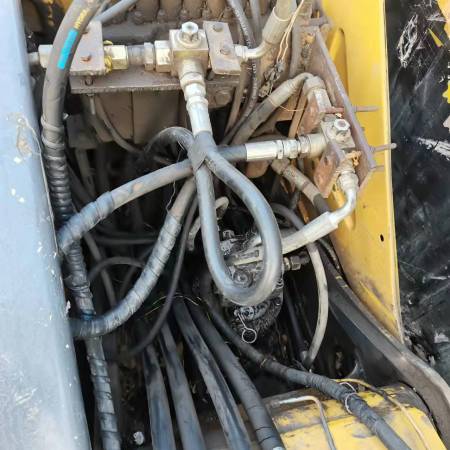 玉柴YC85履带式挖掘机