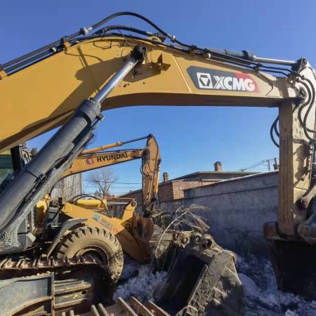 徐工XE490DK履带式挖掘机