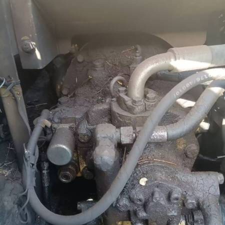 小松PC100履带式挖掘机