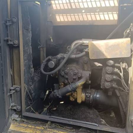 小松PC100履带式挖掘机