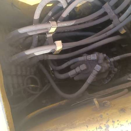 小松PC100履带式挖掘机