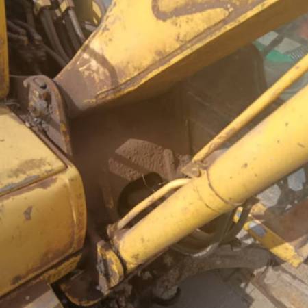 小松PC100履带式挖掘机