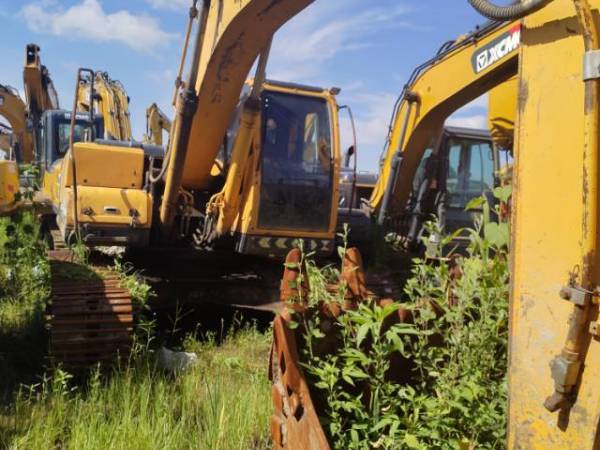 現(xiàn)代R225-7履帶式挖掘機