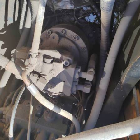 现代R225-7履带式挖掘机