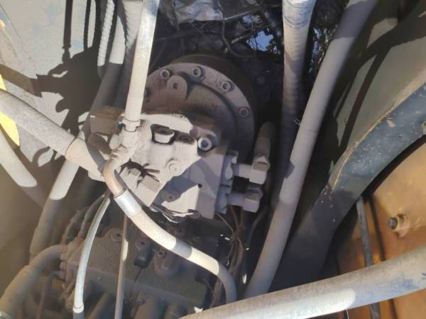 現(xiàn)代R225-7履帶式挖掘機