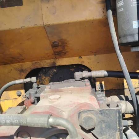 现代R225-7履带式挖掘机