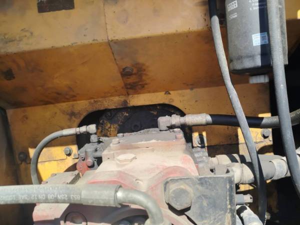 現(xiàn)代R225-7履帶式挖掘機