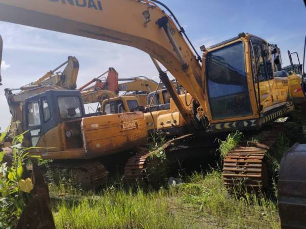 現(xiàn)代R225-7履帶式挖掘機