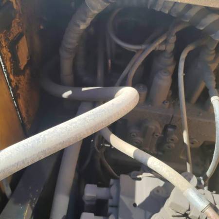 现代R225-7履带式挖掘机