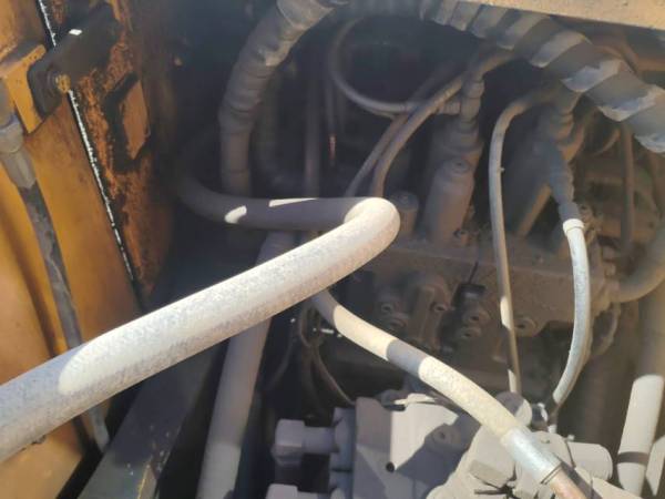 現(xiàn)代R225-7履帶式挖掘機