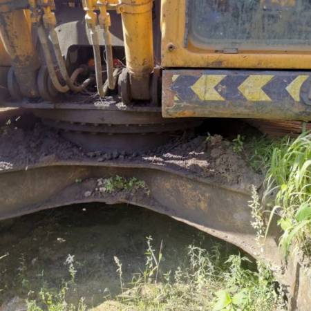 现代R225-7履带式挖掘机