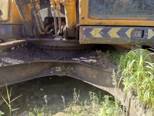 現(xiàn)代R225-7履帶式挖掘機