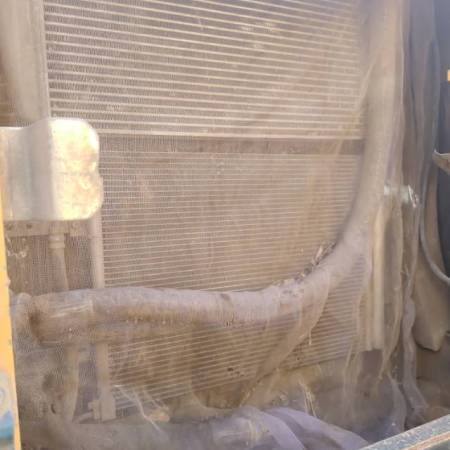 现代R225-7履带式挖掘机