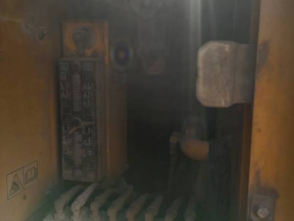 現(xiàn)代R225-7履帶式挖掘機