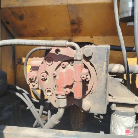 现代R225-7履带式挖掘机