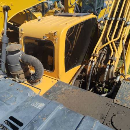 现代R225-7履带式挖掘机