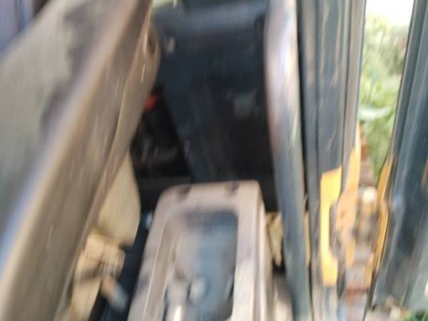 現(xiàn)代R225-7履帶式挖掘機