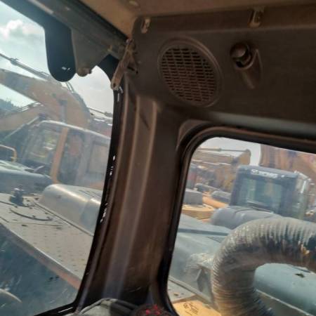 现代R225-7履带式挖掘机