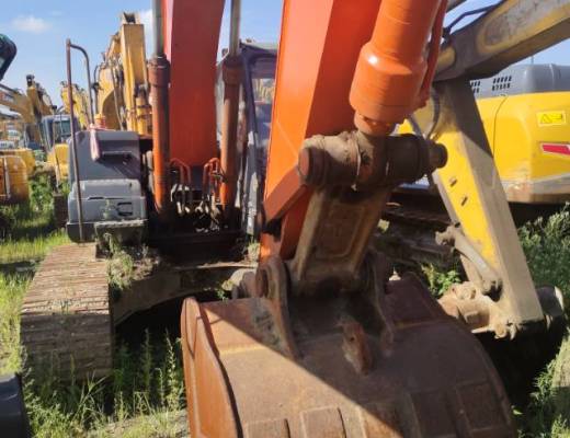 日立ZX200LC履带式挖掘机