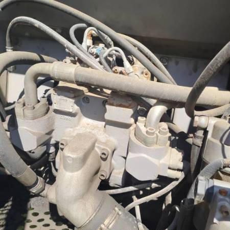 日立ZX200LC履带式挖掘机