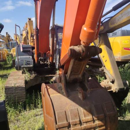 日立ZX200LC履带式挖掘机