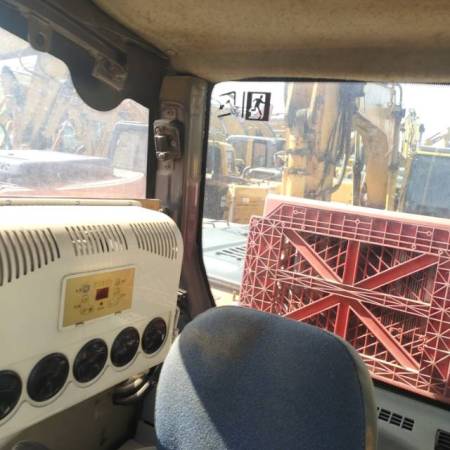 日立ZX200LC履带式挖掘机