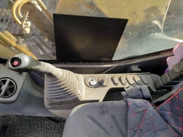 小松PC210LC-8履帶式挖掘機(jī)