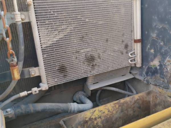 小松PC210LC-8履帶式挖掘機(jī)