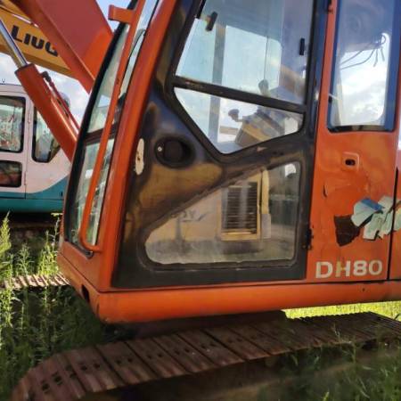 斗山DH70履带式挖掘机