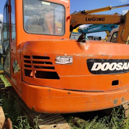 斗山DH70履带式挖掘机